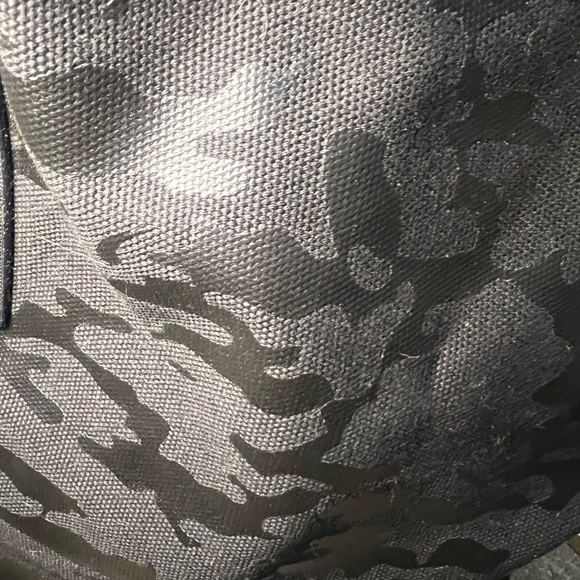 Michael Kors Camo Canvas Shopper Tote - Picture 4 of 8